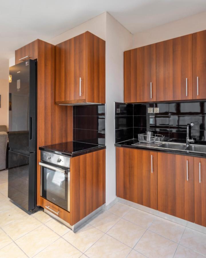 2 Bedroom Renovated Apartment With A View Афіни Екстер'єр фото