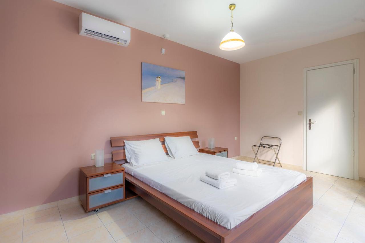 2 Bedroom Renovated Apartment With A View Афіни Екстер'єр фото