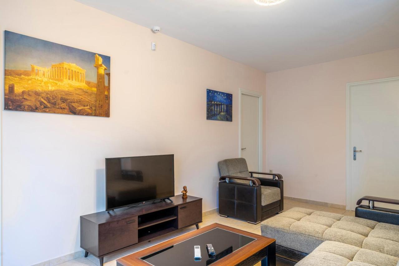 2 Bedroom Renovated Apartment With A View Афіни Екстер'єр фото